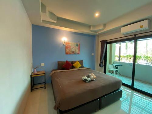 Keree Lakeview Room Type - Double Room with Pool View