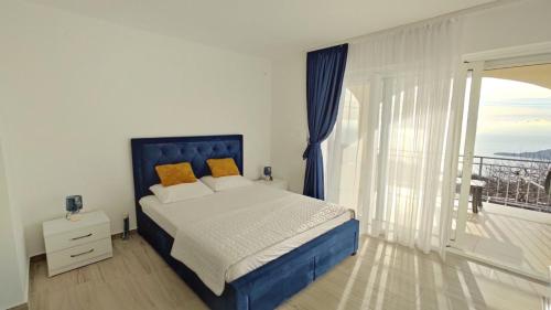 Apartment with Sea View image 8
