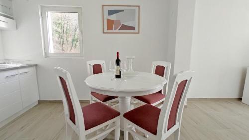 Apartment with Sea View image 9
