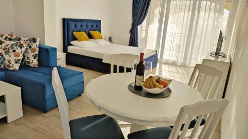 Apartment with Sea View image 10