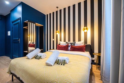 Monsieur Pigalle Room Type - Deluxe Apartment