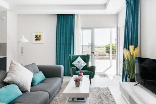 Tranquil Modern Villa with Private Salt-Water Pool