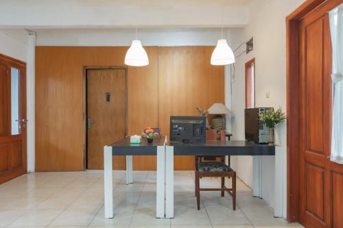 Front desk [24-hour]