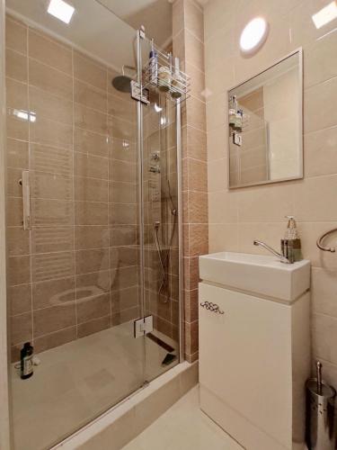 Two-Bedroom Apartment image 3