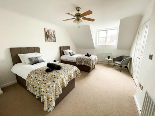 Big Contractor House, Modern Finish with Garden and Parking by Comfy Workers gîte à louer Bedford St Johns Railway Station