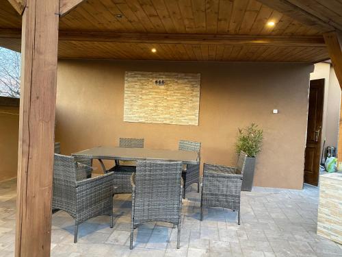 Virag Vendeghaz in โปรอสซโล่