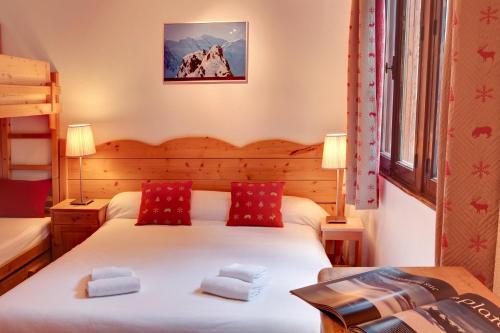 2 double beds
