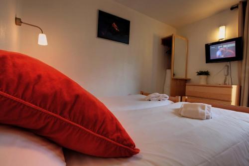 1 double bed