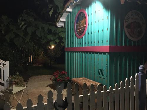 The Gypsy Rose Wagon