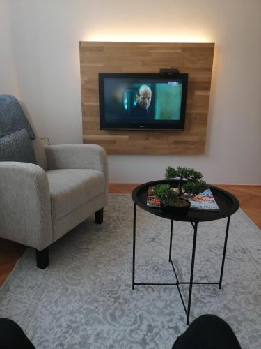 Small (34m2) modern apartment with parking place, Сараево (фото 4)