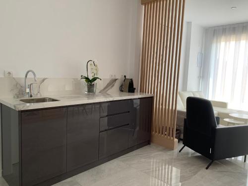 ห้องครัว, Casa de invitados con piscina privada y WIFI in มอนเตียกูโด