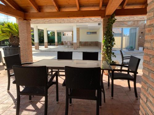 บริการและสิ่งอำนวยความสะดวก, Casa de invitados con piscina privada y WIFI in มอนเตียกูโด