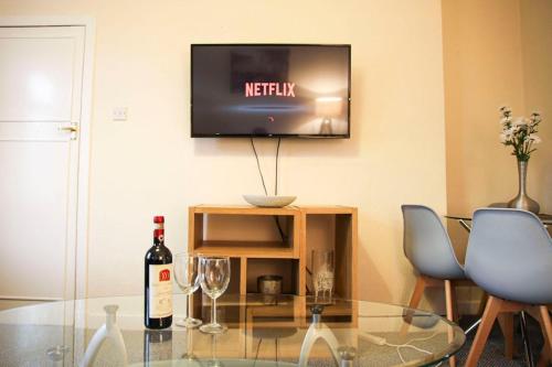 Glasgow- Bright 3bed Flat, Free Street Parking