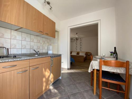 Guest House Dijana 5