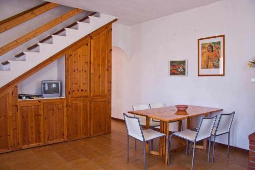Casa gialla porto ottiolu