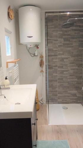T2 D en coeur de Balaruc dans maison avec jardin ideal couple de curistes