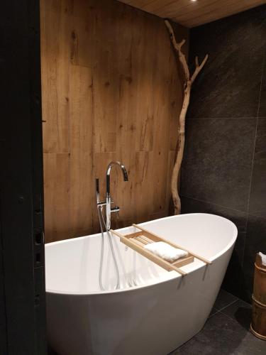 ห้องน้ำ, Lysko Gjestegard in ลาร์วิค