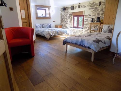 Ianrhu Room Type - Deluxe Double Room (2 Adults + 1 Child) Ianrhu Room Type - Deluxe Double Room (2 Adults + 1 Child)