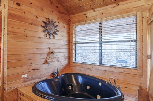 Star Struck Hot Tub Heart Shaped Jetted Jacuzzi Stone Gas Log Fireplace Rocking Chairs - image 8