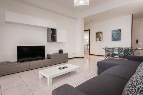 Flats4Rent Lucia - image 6
