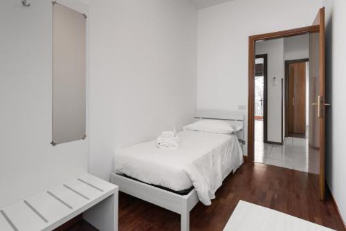 Flats4Rent Lucia - image 13