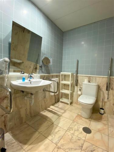 Apulia Praia Hotel - image 5