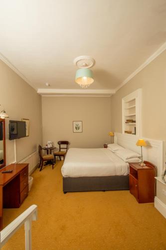 Foyles Hotel - image 14