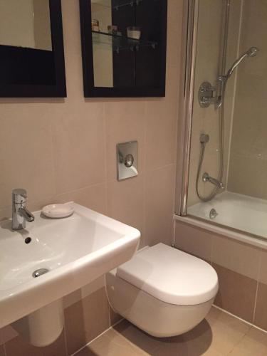Leeds Dock Apartment, Лидс (фото 8)