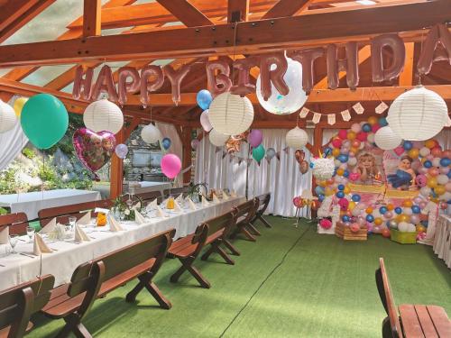 บริการและสิ่งอำนวยความสะดวก, Noclegi i restauracja Zajazd Pod Skala in ยาสวอ