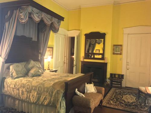 Corners Mansion Inn - A Bed and Breakfast