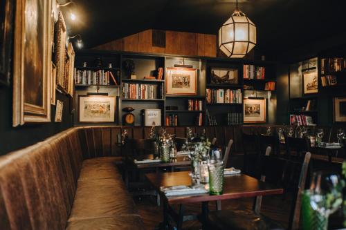 The Gin Trap Inn - image 3