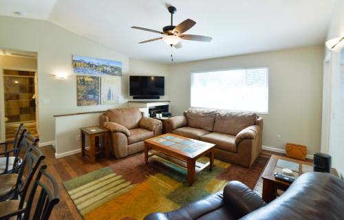 1208_Westmoreland - main image