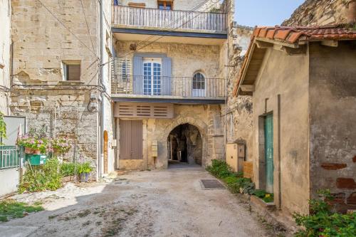 Studio avec balcon et wifi a Villeneuve les Avignon