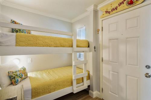 Seascape Beachfront by Ryson Vacation Rentals - image 11