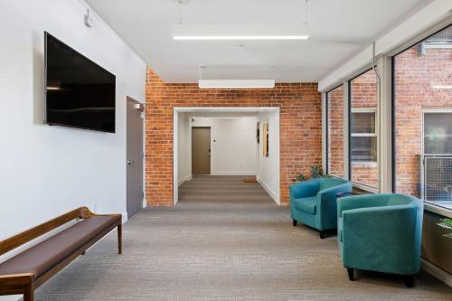 Modern MW Studio with Gym by Zencity - image 3