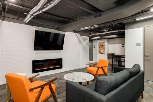 Modern MW 1BR with Gym by Zencity - image 6