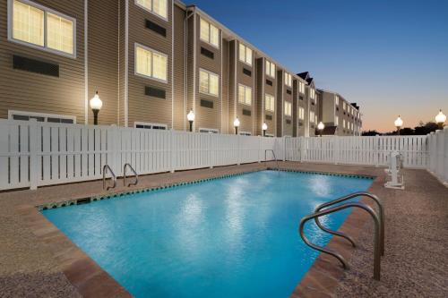 Super 8 by Wyndham San Antonio Airport North