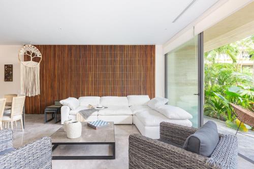 Marvelous Apartment with Unique Pool and extraordinary amenities