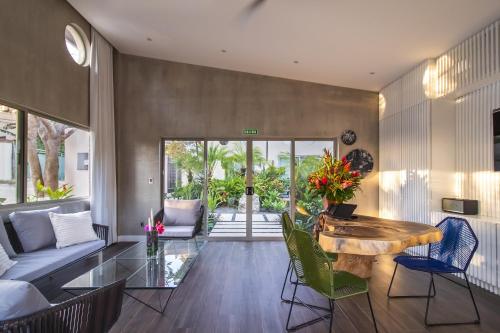 288565417 Mother Earth Luxury Boutique Hotel, Restaurant & Spa