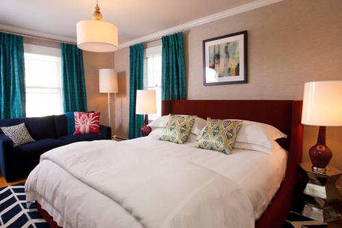 288565679 Kennebunkport Captains Collection