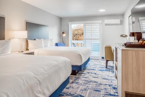 Queen Room with Two Queen Beds and Balcony