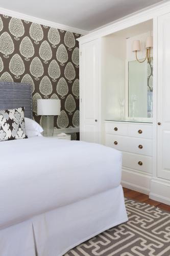288568395 Kennebunkport Captains Collection