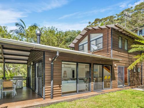 B&B Avoca Beach - Charming Beach Home with Plenty of Outdoor Spaces - Bed and Breakfast Avoca Beach