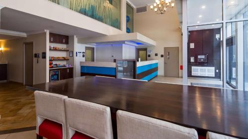 Best Western Plus Hotel Montreal