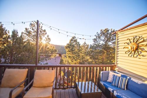 . Huge Ruidoso Retreat with Game Room, Pool, 2 Balconies, 2 Kitchens - Sleeps 17!