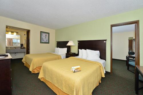 Suite with 1 King Bed and 2 Double Beds - Non-Smoking