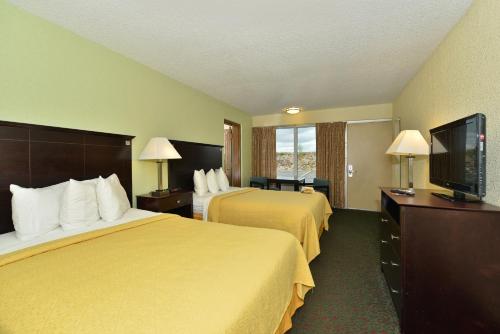 Queen Room with Two Queen Beds - Non-Smoking