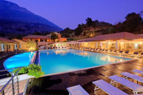 Peldbaseins, Tenuta D'Amore in San Mango Piemonte