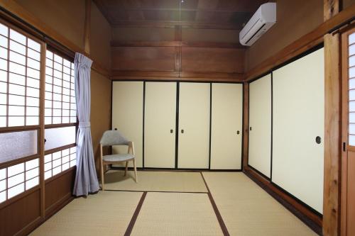 Japanese-Style Room