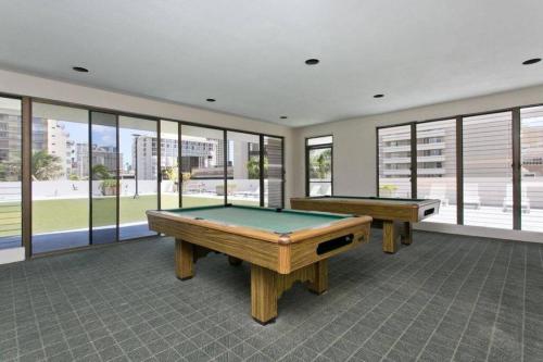 Royal Kuhio Penthouse with Ocean Views on 32nd floor